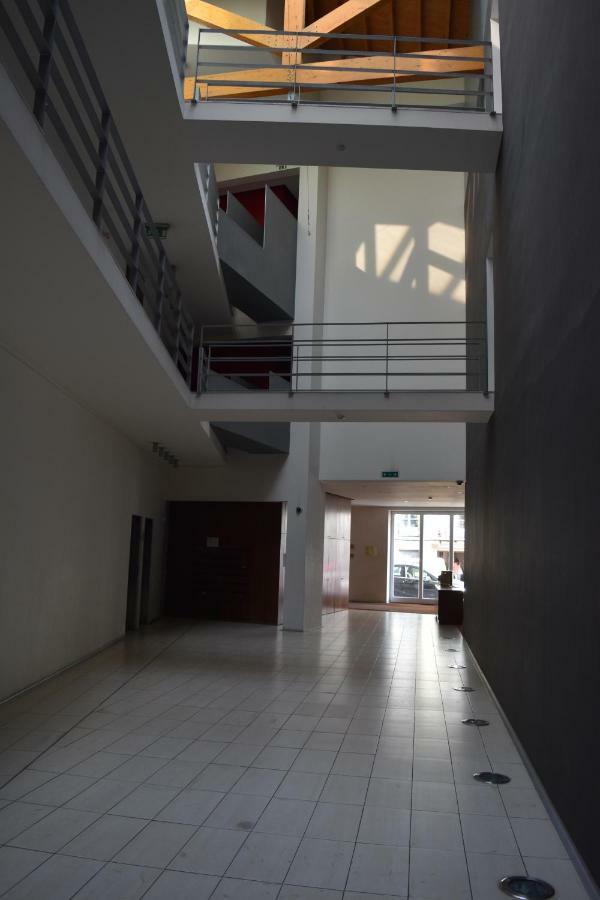 Architect-Designed Loft In A Historic Hilltop Neighborhood 리스본 외부 사진