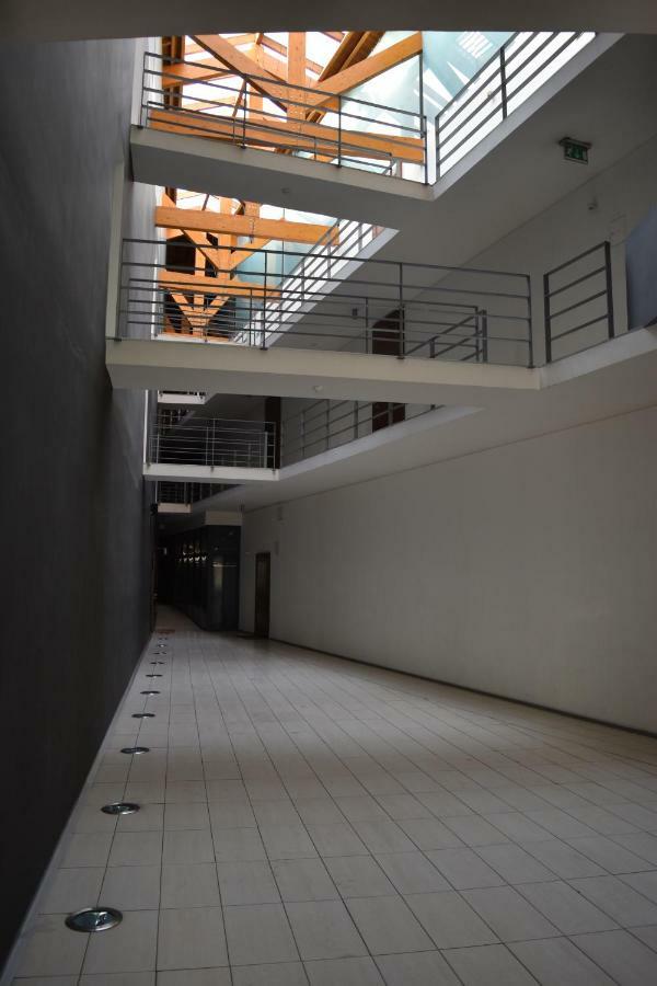 Architect-Designed Loft In A Historic Hilltop Neighborhood 리스본 외부 사진