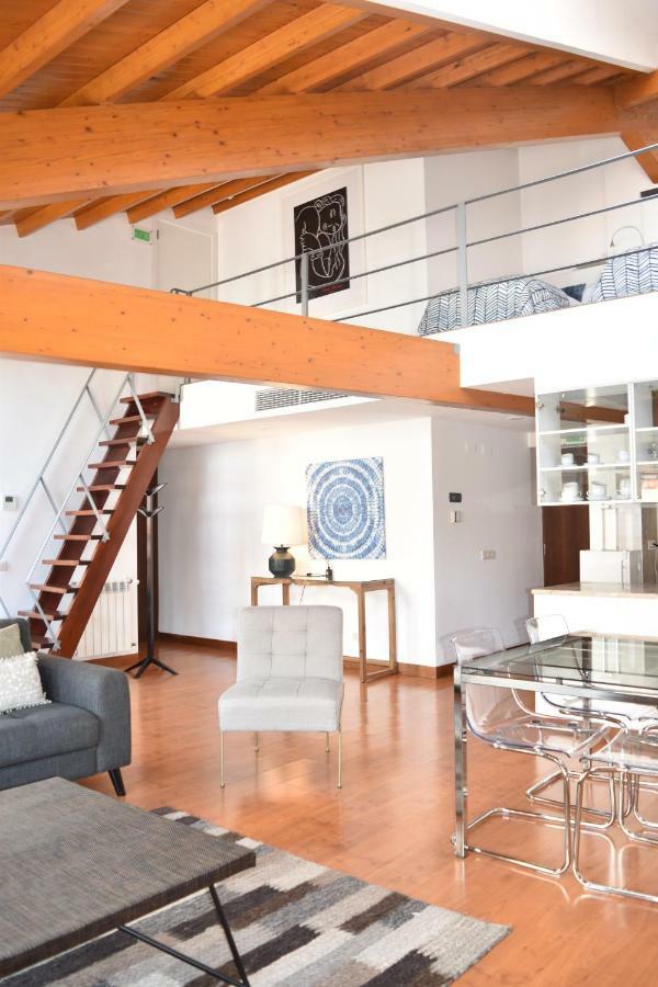 Architect-Designed Loft In A Historic Hilltop Neighborhood 리스본 외부 사진