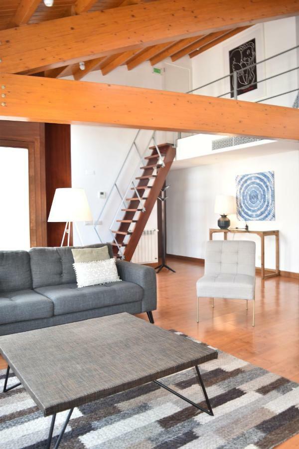 Architect-Designed Loft In A Historic Hilltop Neighborhood 리스본 외부 사진